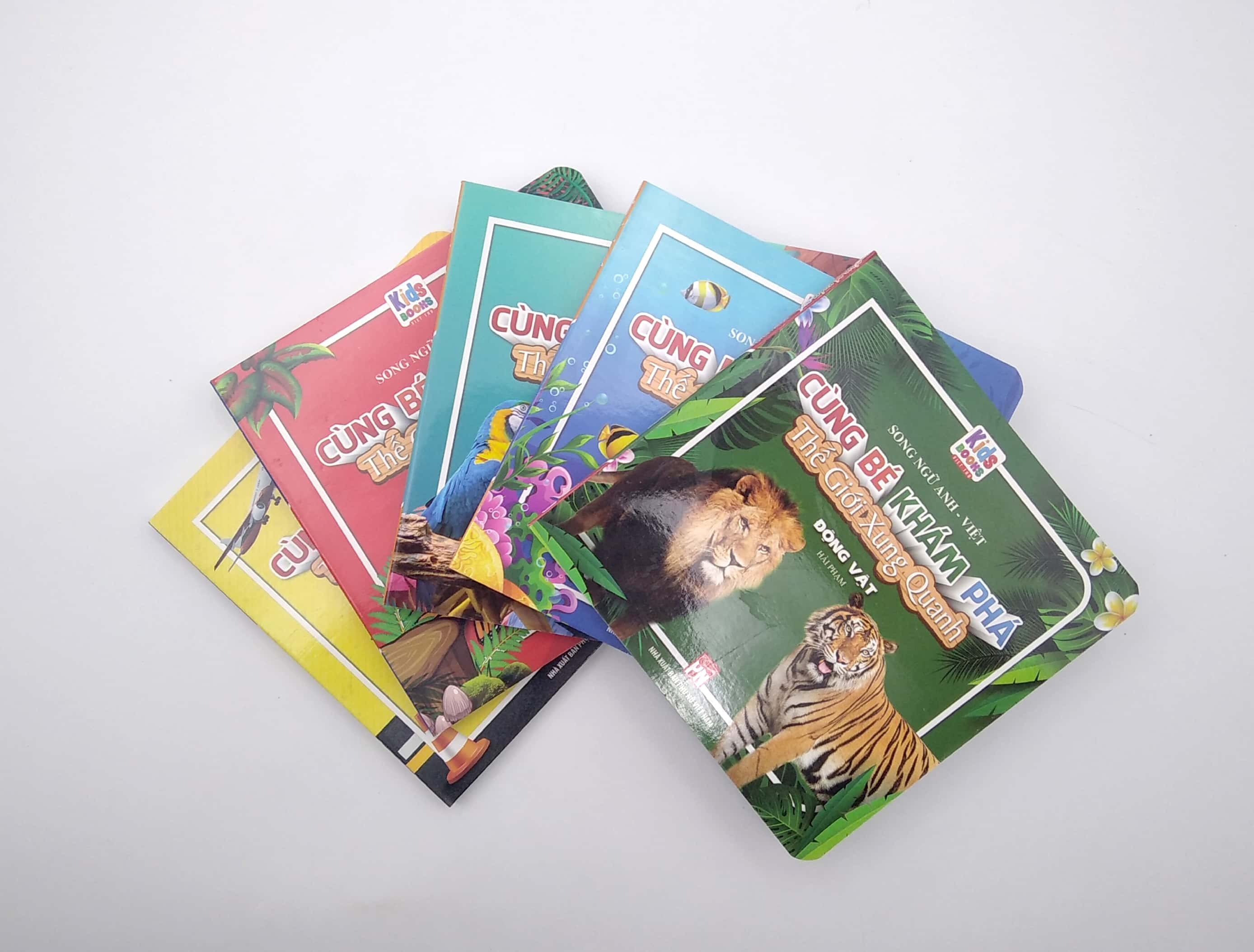 boxset cùng bé khám phá thế giới xung quanh - động vật - động vật dưới nước - chim - côn trùng - phương tiện giao thông (song ngữ anh-việt) (bộ 5 cuốn)