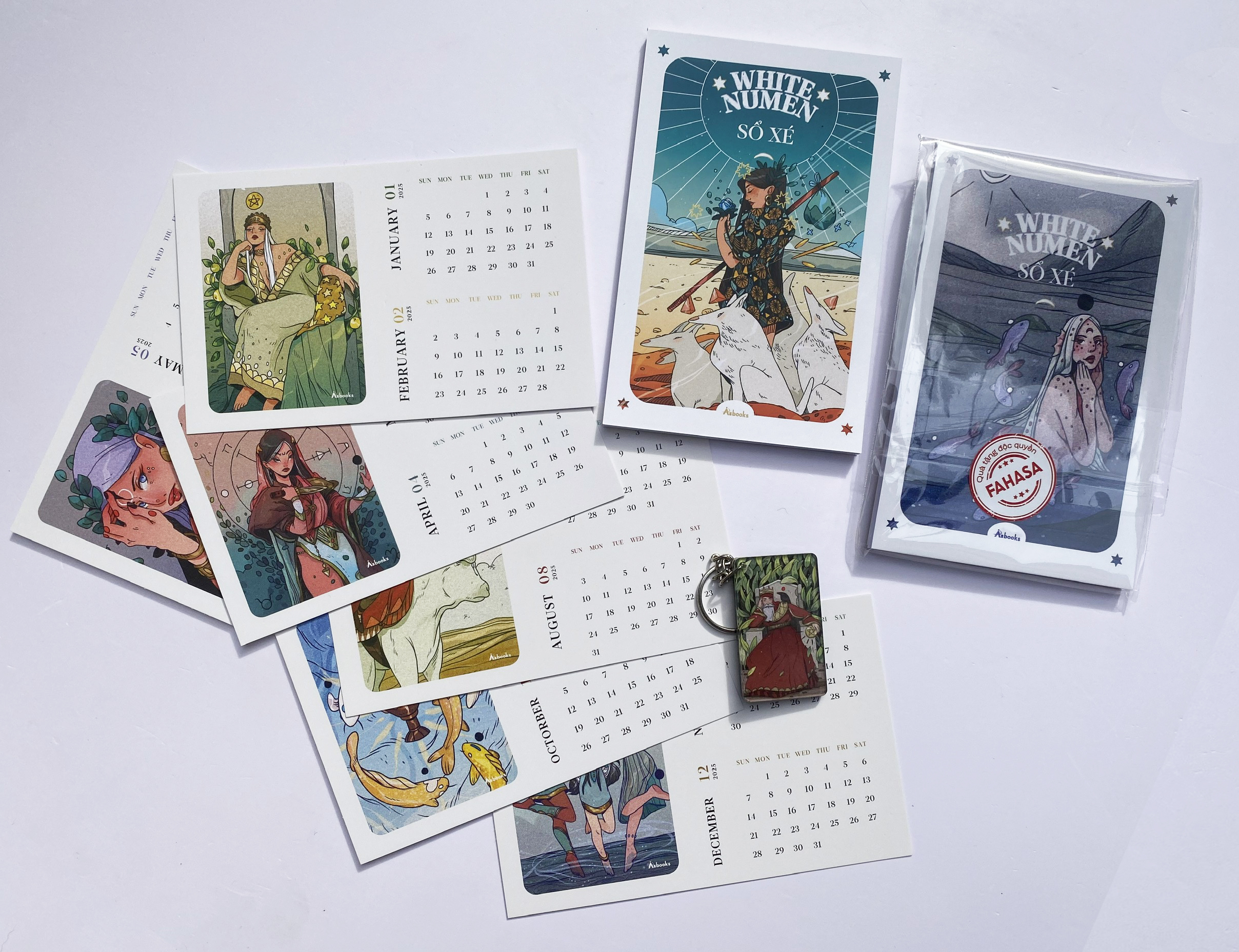 boxset white numen tarot (bộ bài + sách hướng dẫn) - tặng kèm bộ quà all-in: sổ xé in bìa art bài + bộ postcard in hình art bài kèm lịch 2025 + móc khóa in art bài random