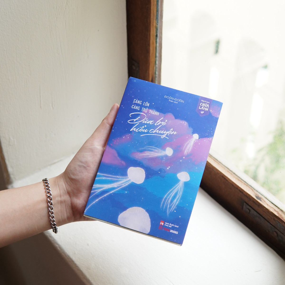 càng lớn càng trở thành đứa trẻ hiểu chuyện