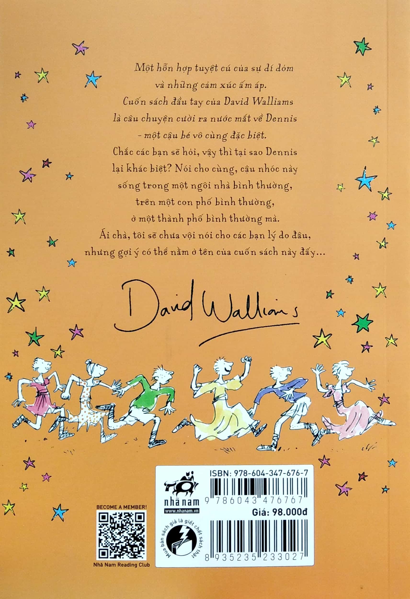 cậu bé mặc váy