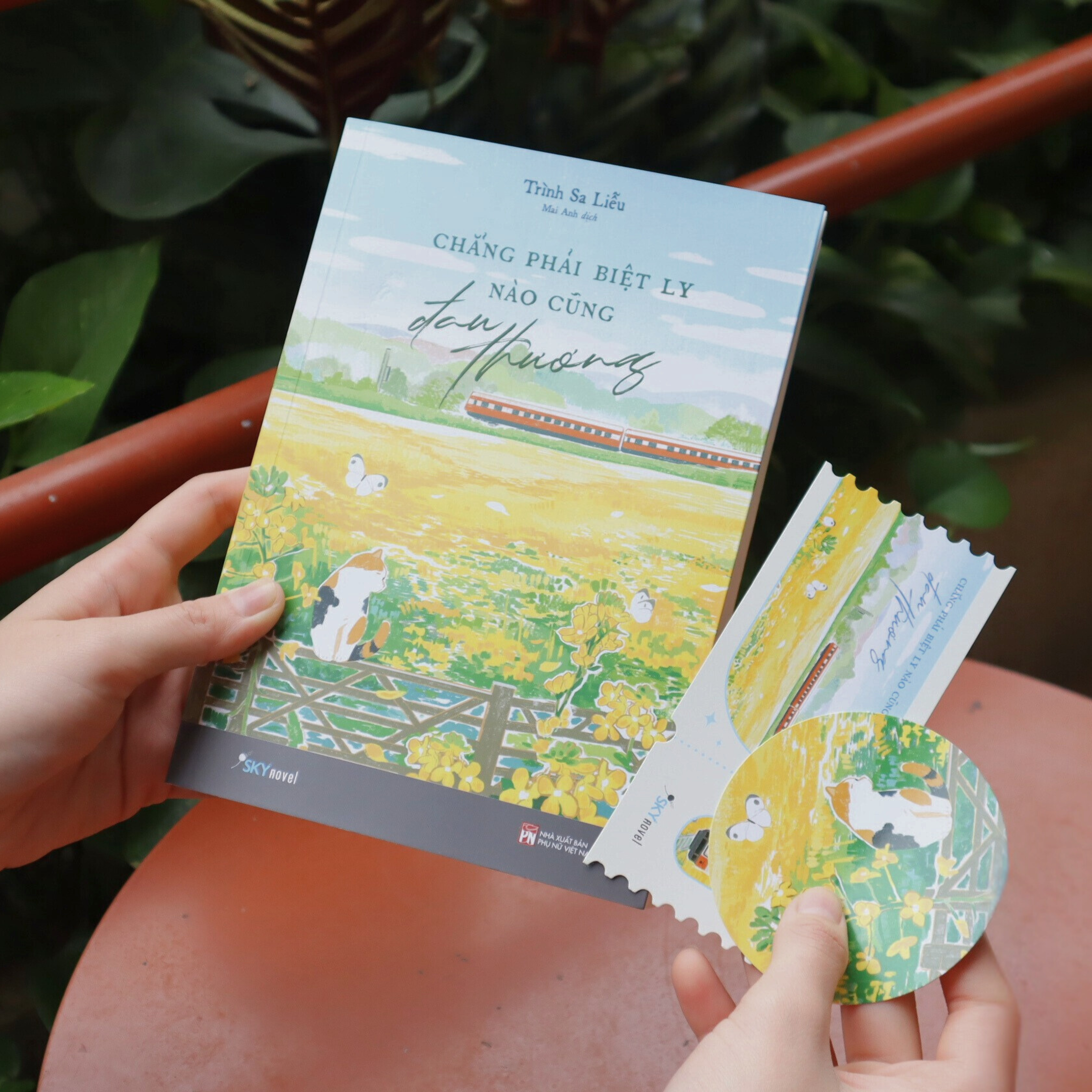 chẳng phải biệt ly nào cũng đau thương - tặng kèm bookmark bế hình + ticket “chuyến tàu thanh xuân”