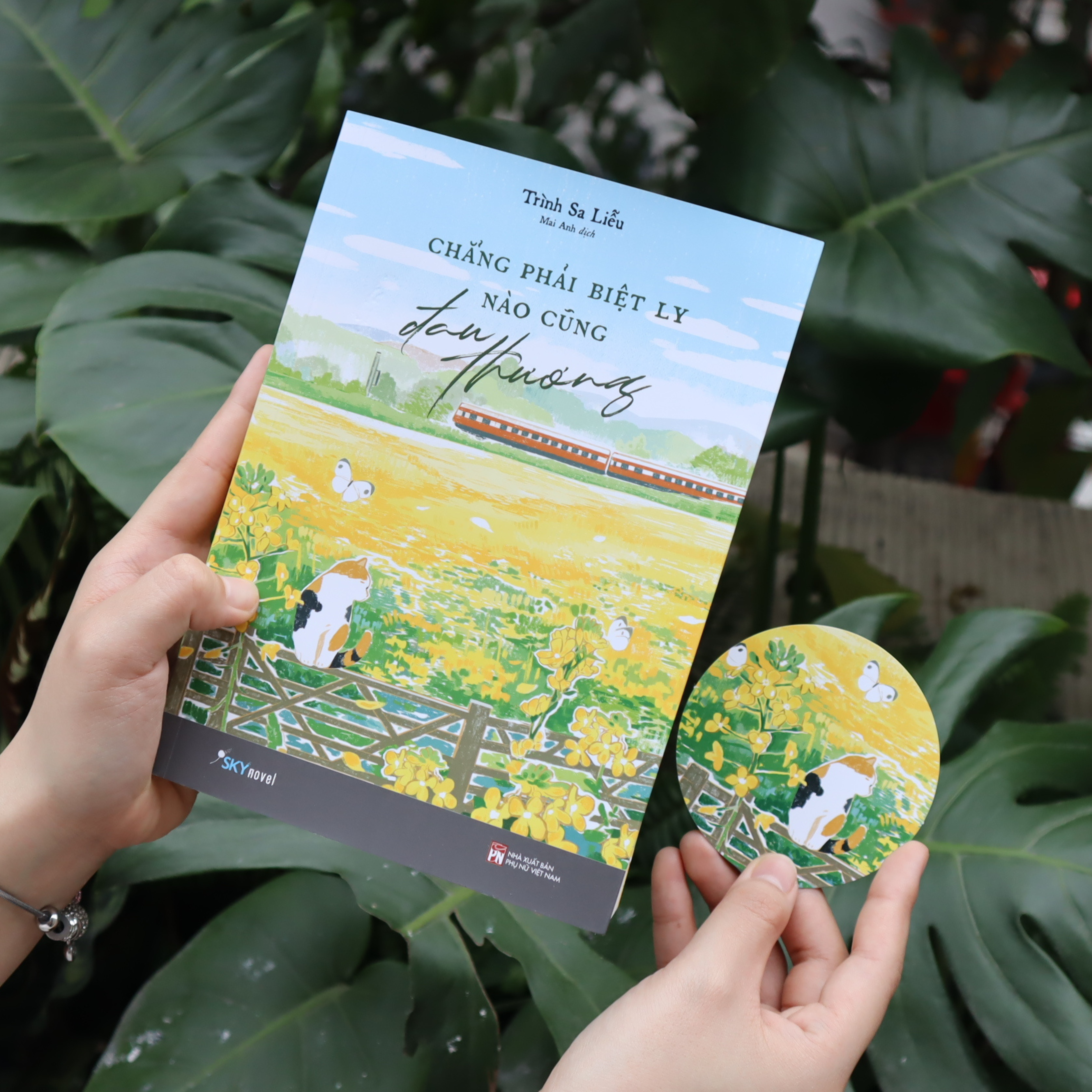 chẳng phải biệt ly nào cũng đau thương - tặng kèm bookmark bế hình + ticket “chuyến tàu thanh xuân”