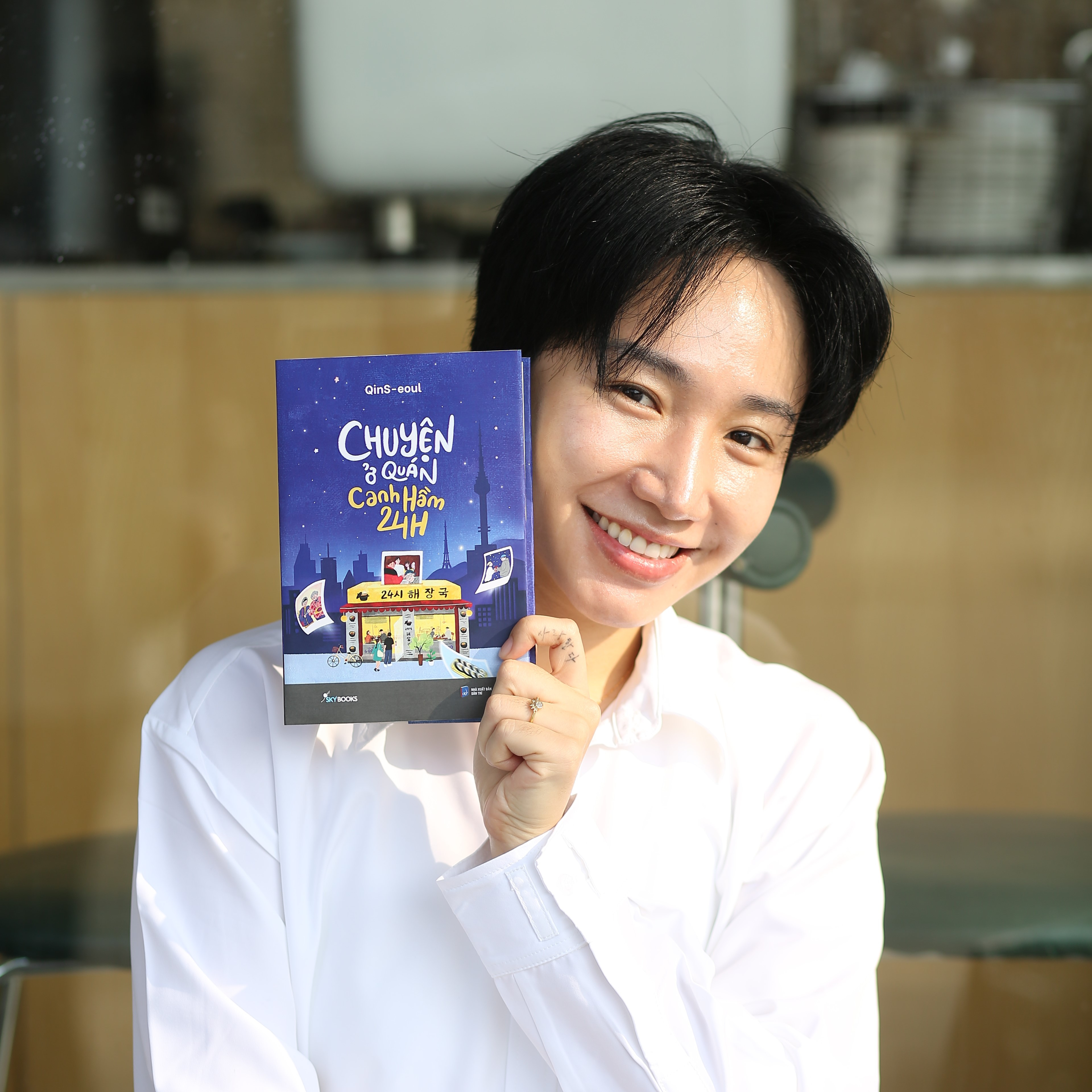 chuyện ở quán canh hầm 24h - bản đặc biệt - tặng kèm 1 bookmark + 5 postcard tô màu