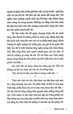 có chú robot ở trong vườn