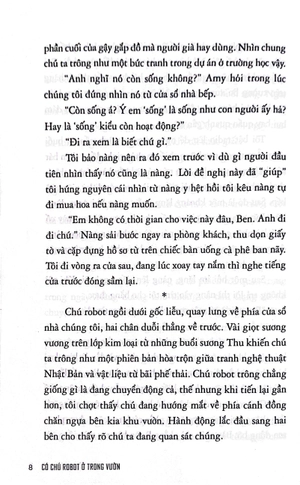 có chú robot ở trong vườn