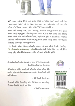 có chú robot ở trong vườn