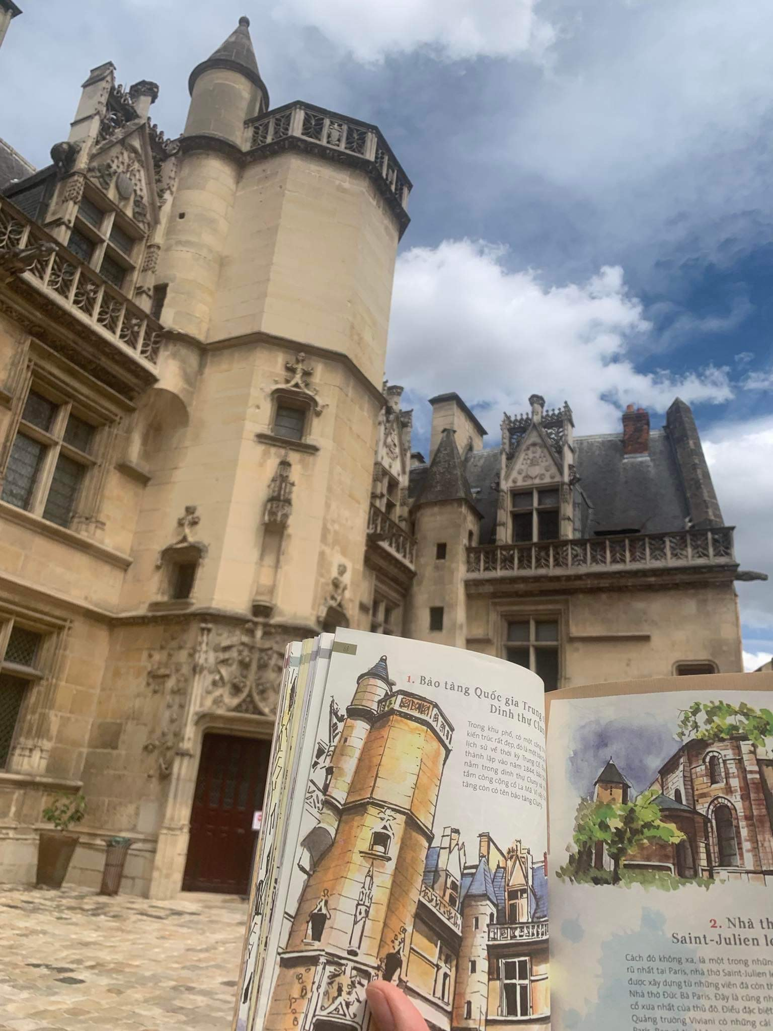 có hẹn với paris