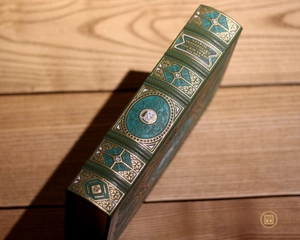 con bim trắng tai đen - ấn bản giới hạn - bìa da