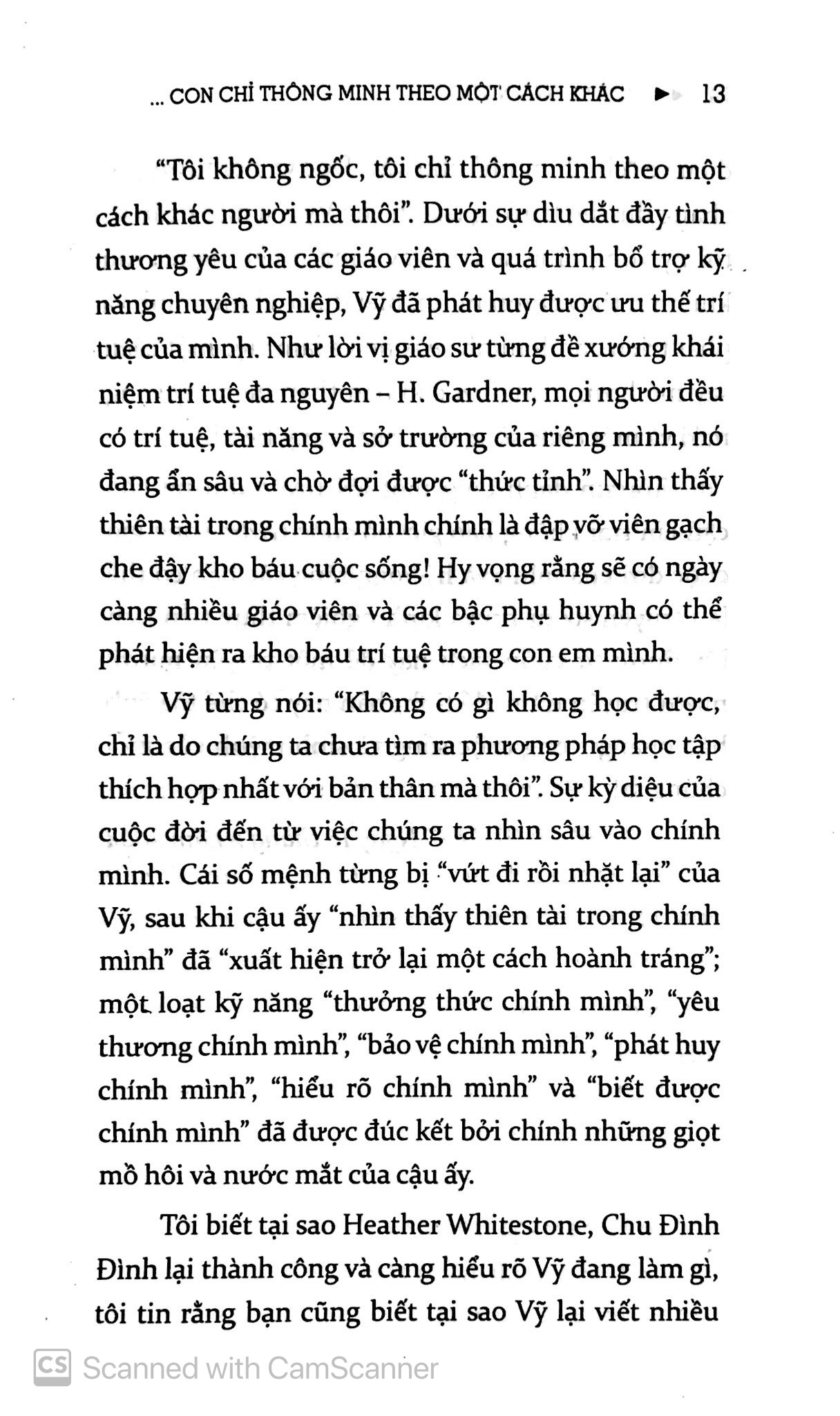 con không ngốc con chỉ thông minh theo một cách khác (tái bản 2021)