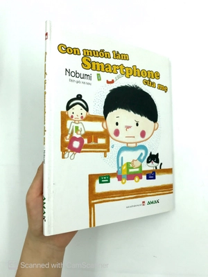 con muốn làm smartphone của mẹ