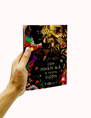 con nhân mã ở trong vườn