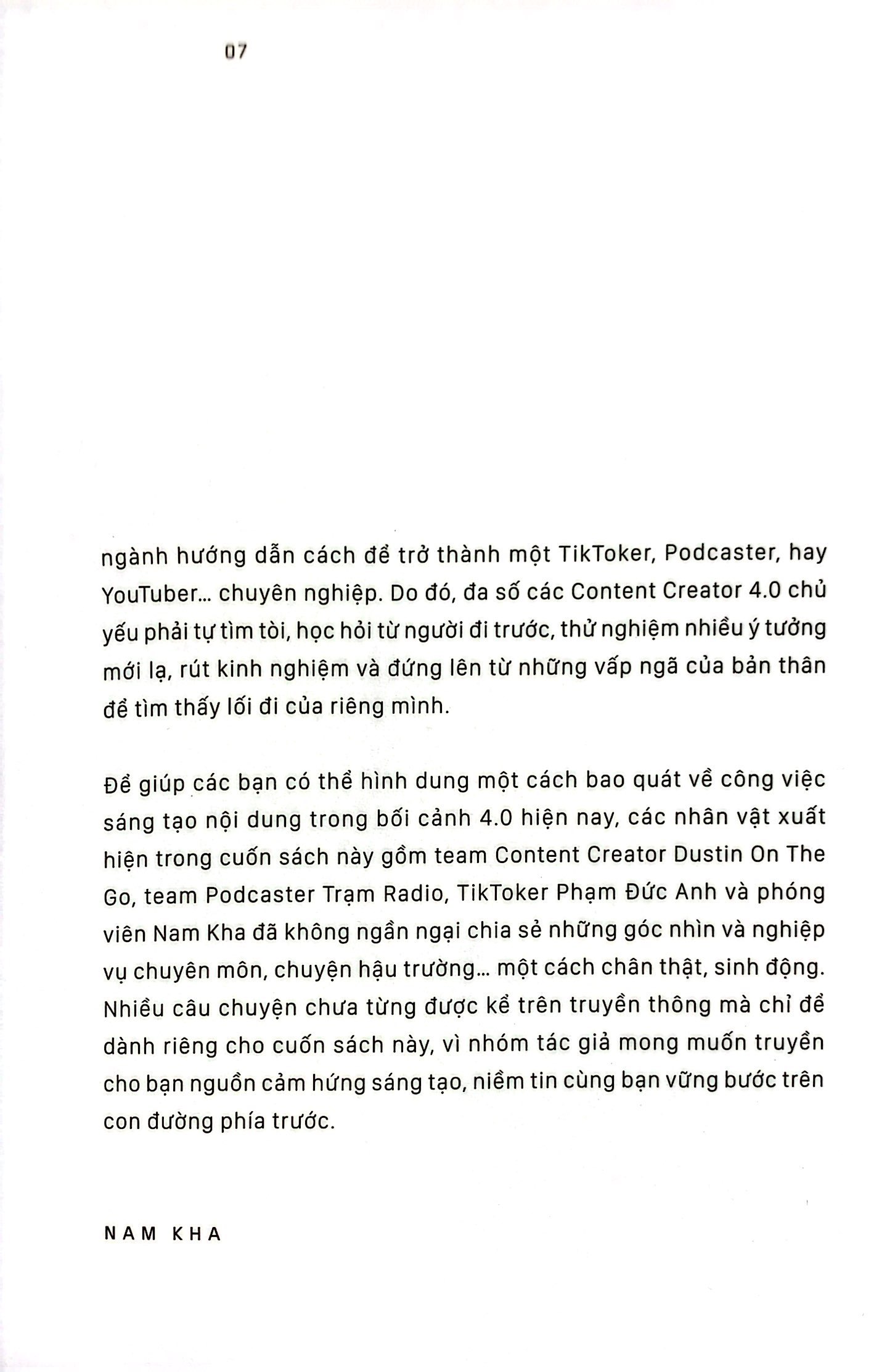 content creator - vén màn hậu trường của những bước chân 4.0