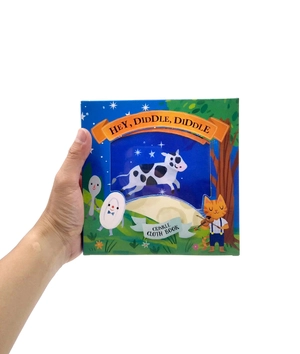 crinkly cloth book - hey, diddle, diddle