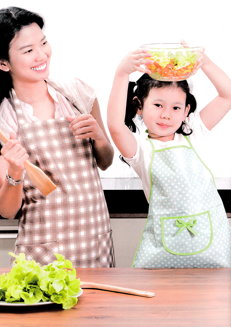 cùng con vào bếp