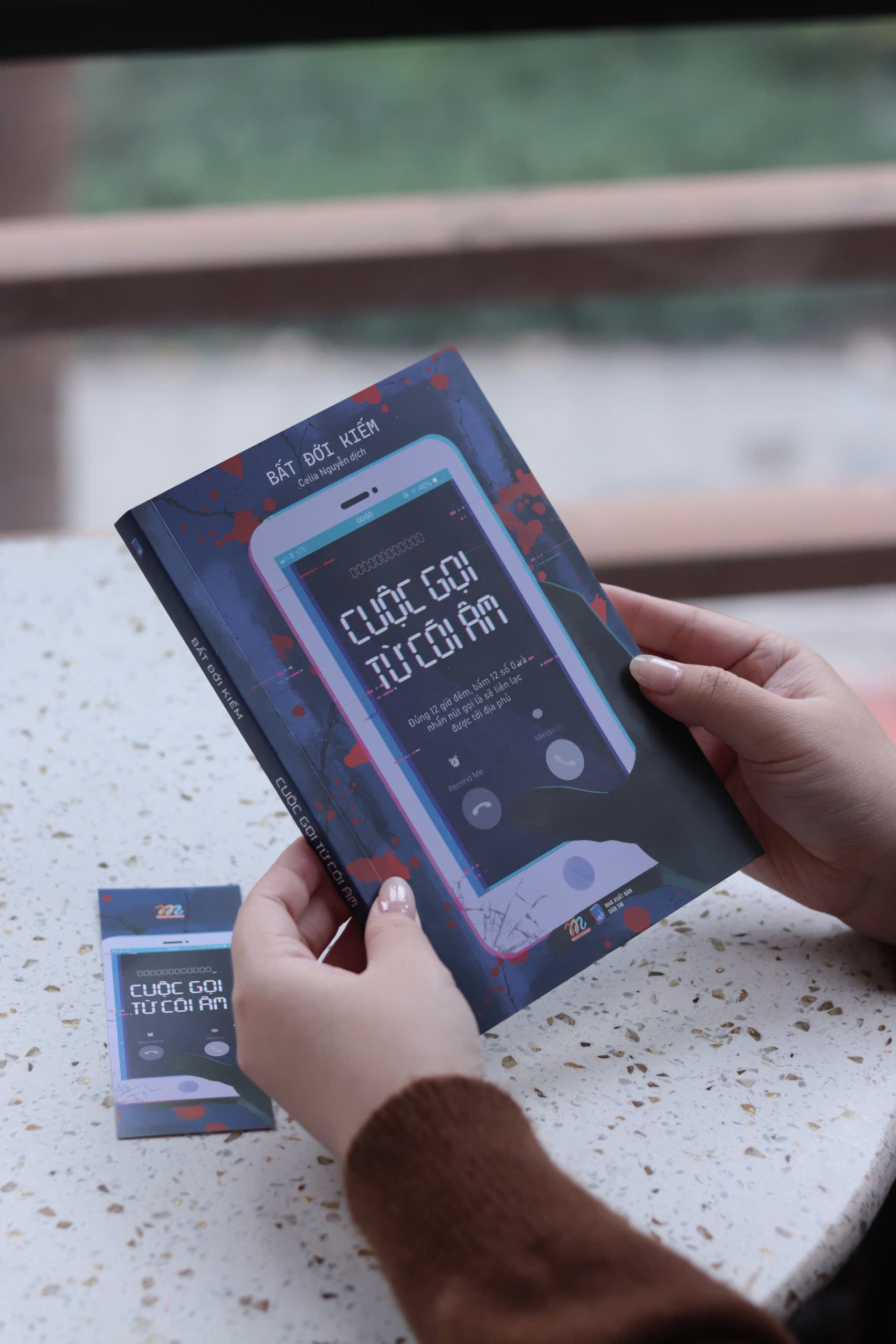 cuộc gọi từ cõi âm