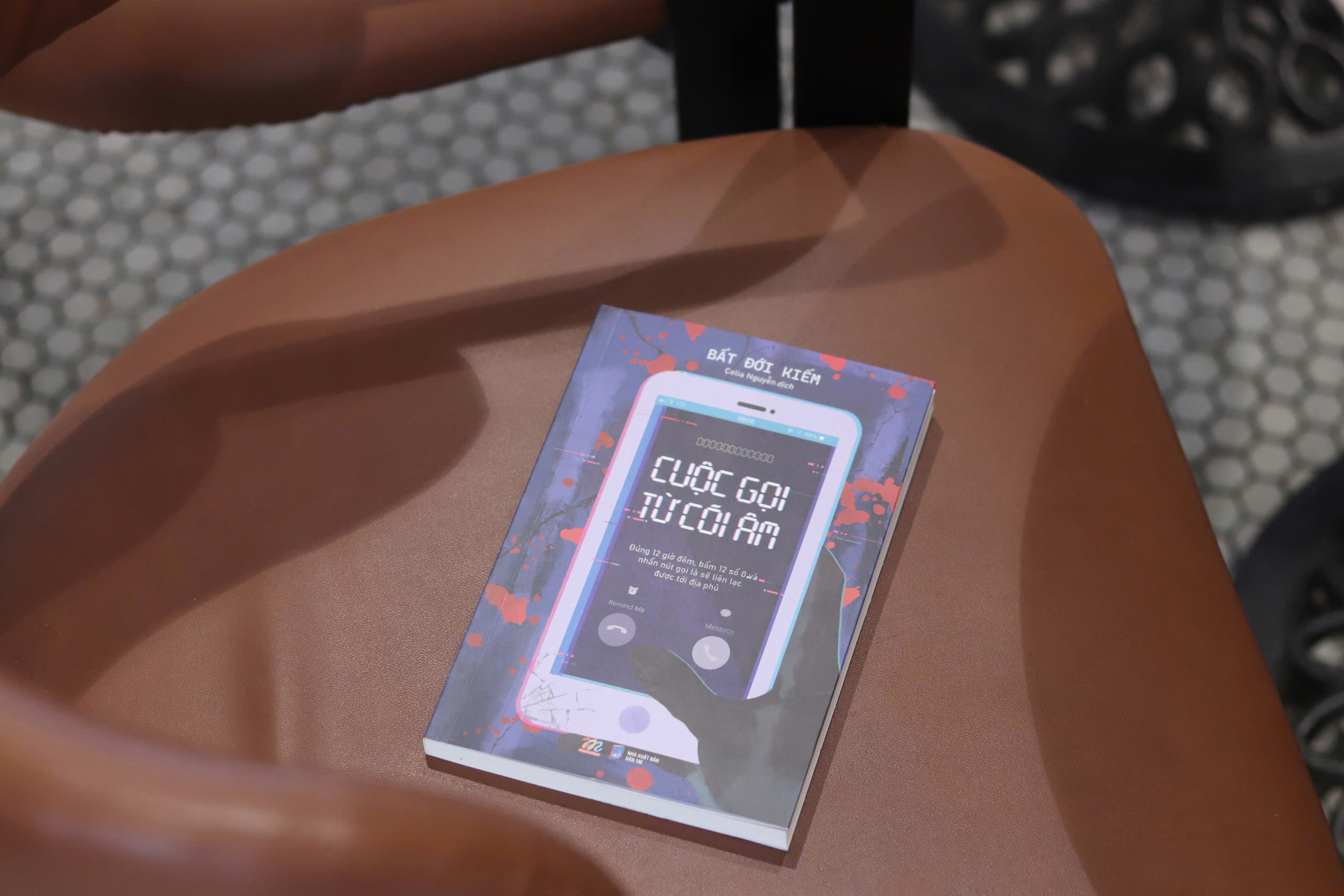 cuộc gọi từ cõi âm