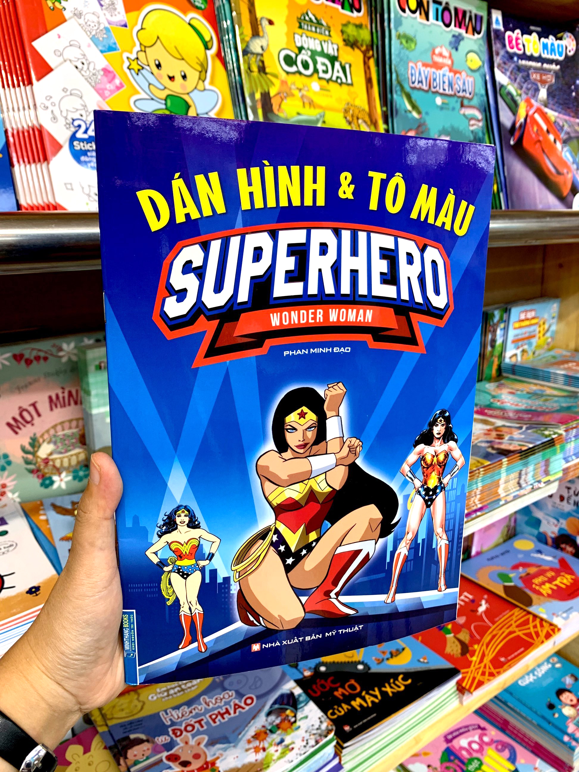 dán hình & tô màu superhero - wonderman