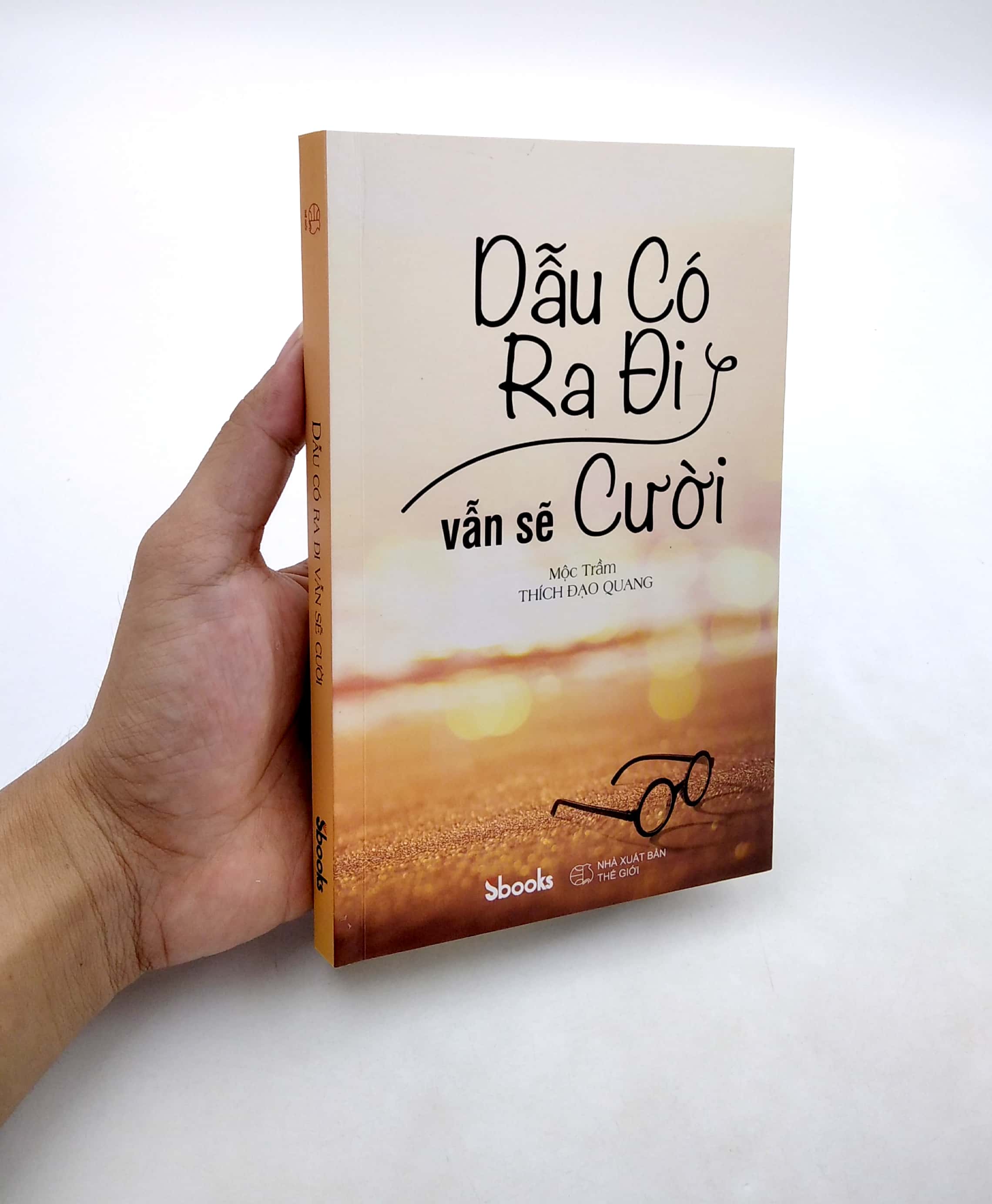 dẫu có ra đi vẫn sẽ cười