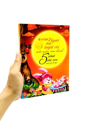 để trở thành người mẹ tuyệt vời mỗi ngày nên dành 5 phút cho con trước giờ đi ngủ (0-1 tuổi)