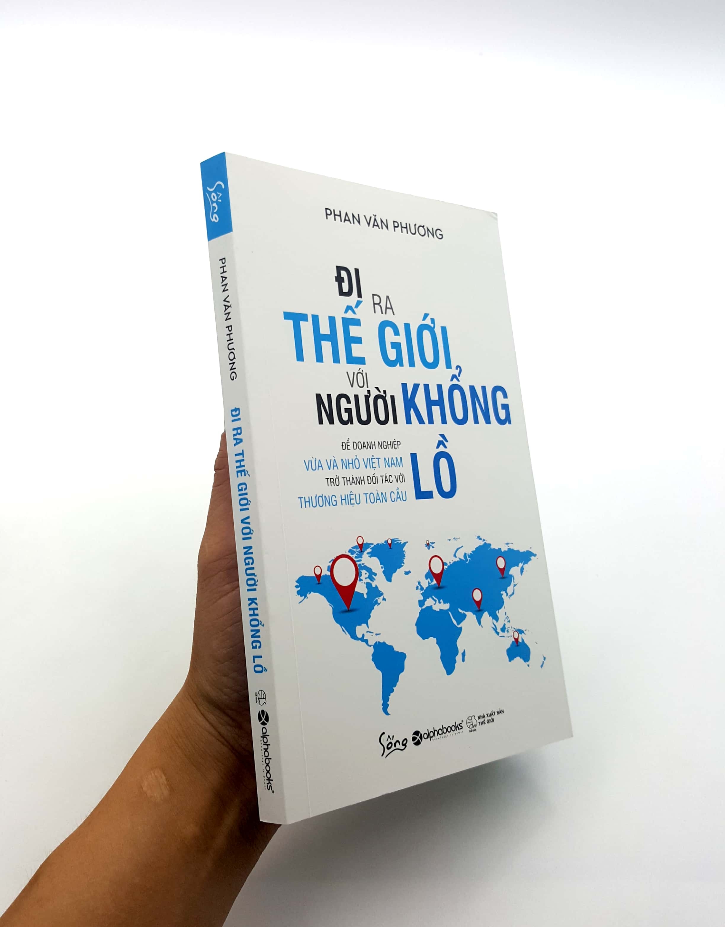 đi ra thế giới với người khổng lồ