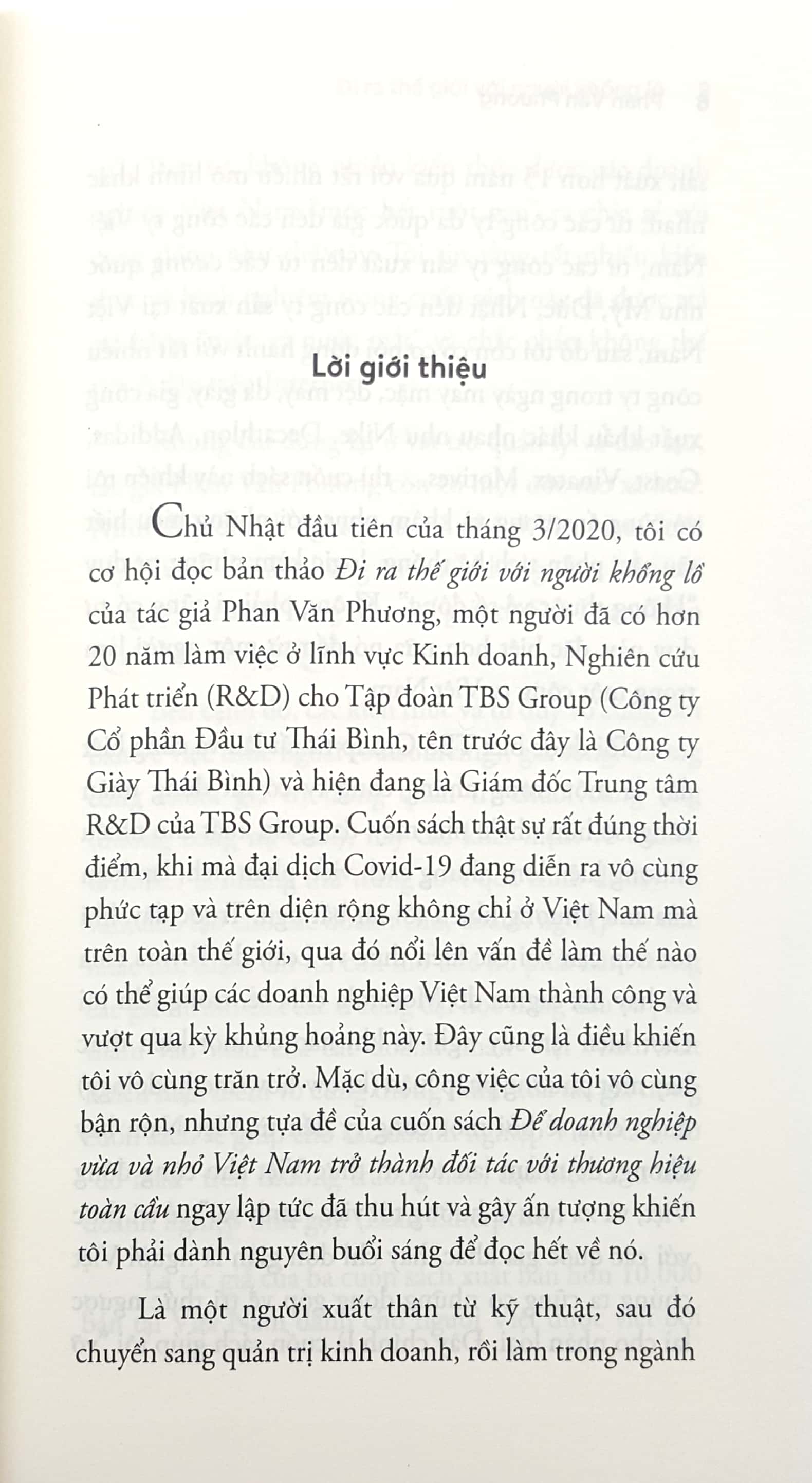 đi ra thế giới với người khổng lồ