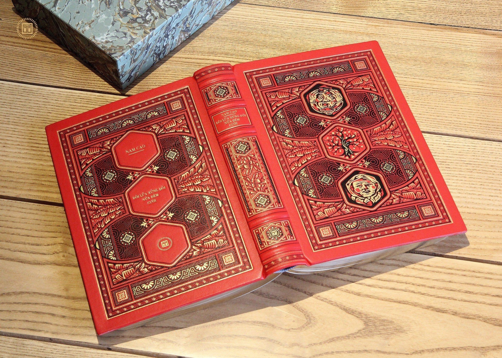 đôi lứa xứng đôi - nửa đêm - cười - ấn bản giới hạn - bìa da microfiber