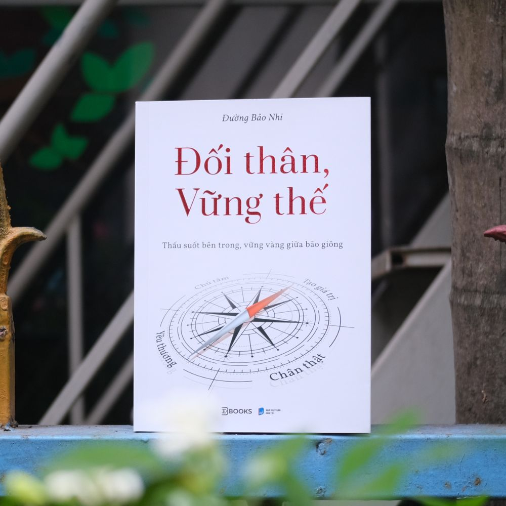 Doi Than, Vung The - Thau Suot Ben Trong, Vung Vang Giua Bao Giong