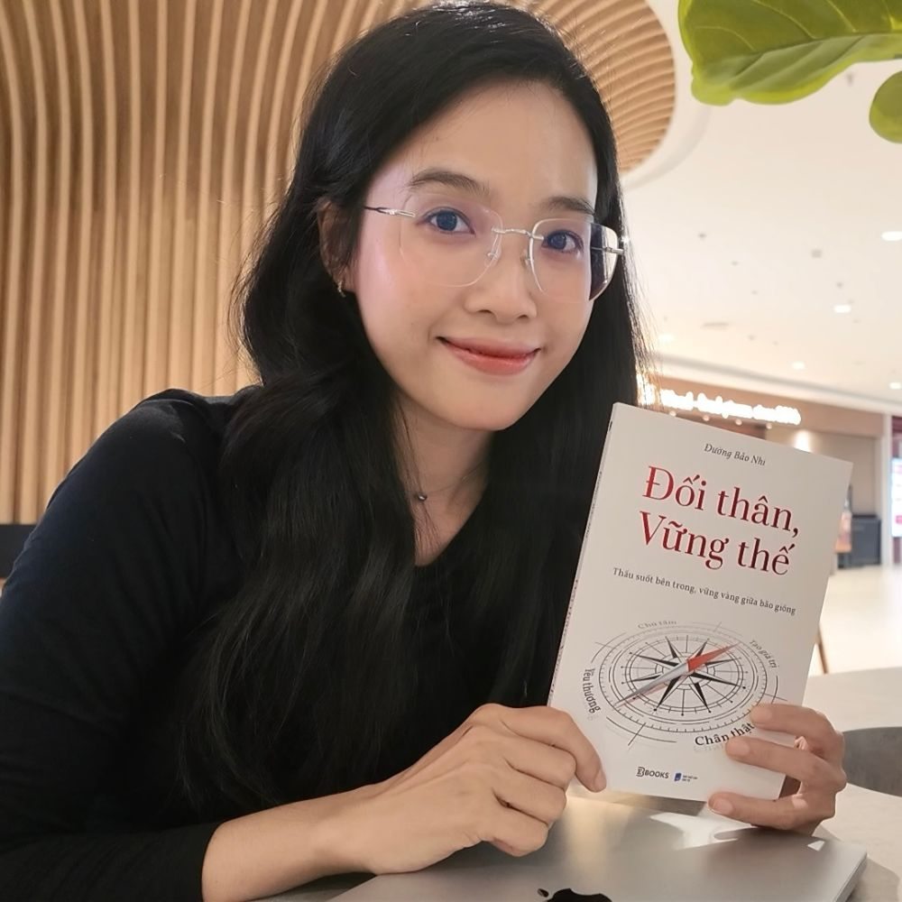 Doi Than, Vung The - Thau Suot Ben Trong, Vung Vang Giua Bao Giong