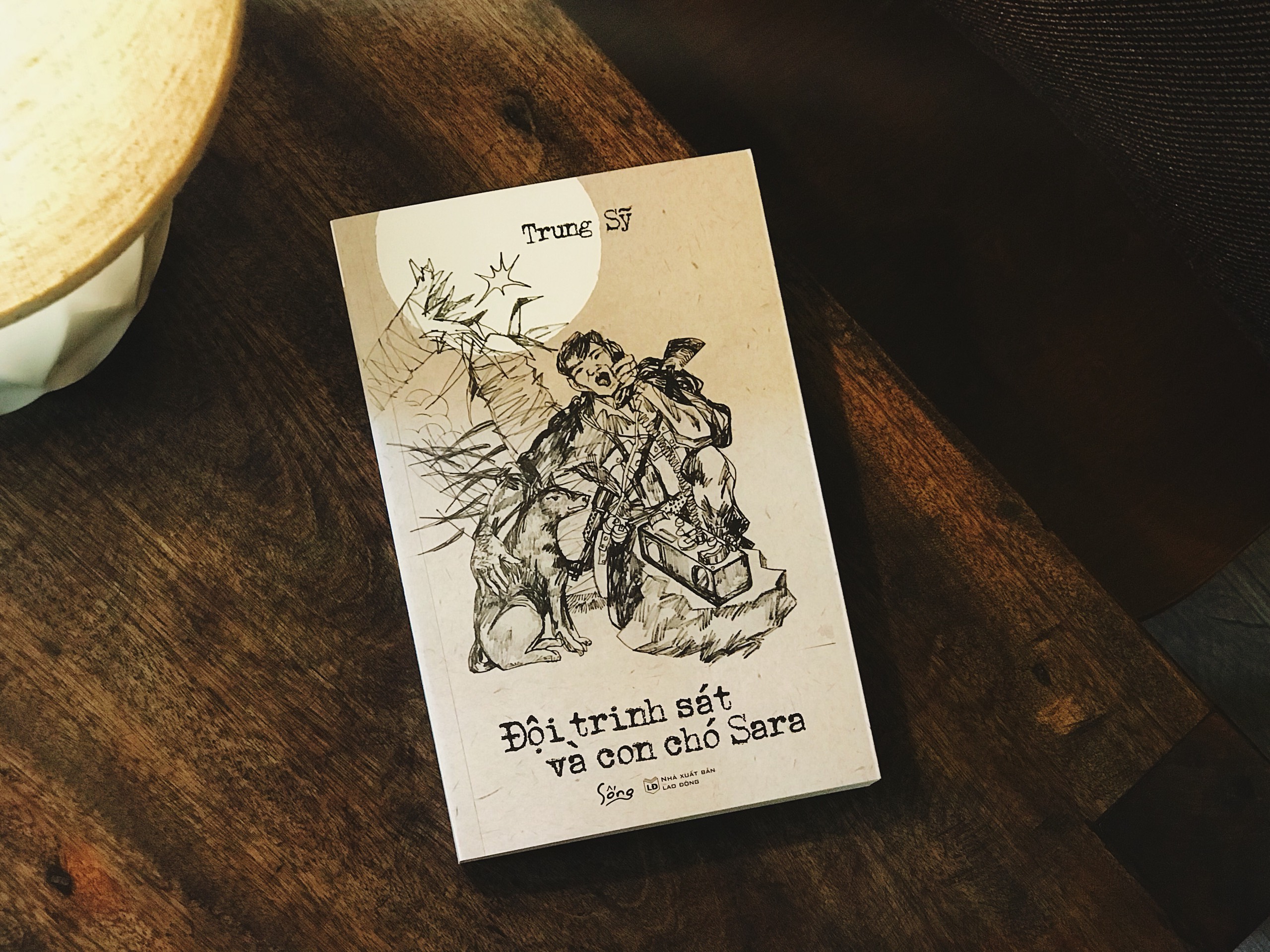 Đội Trinh Sát Và Con Chó Sara