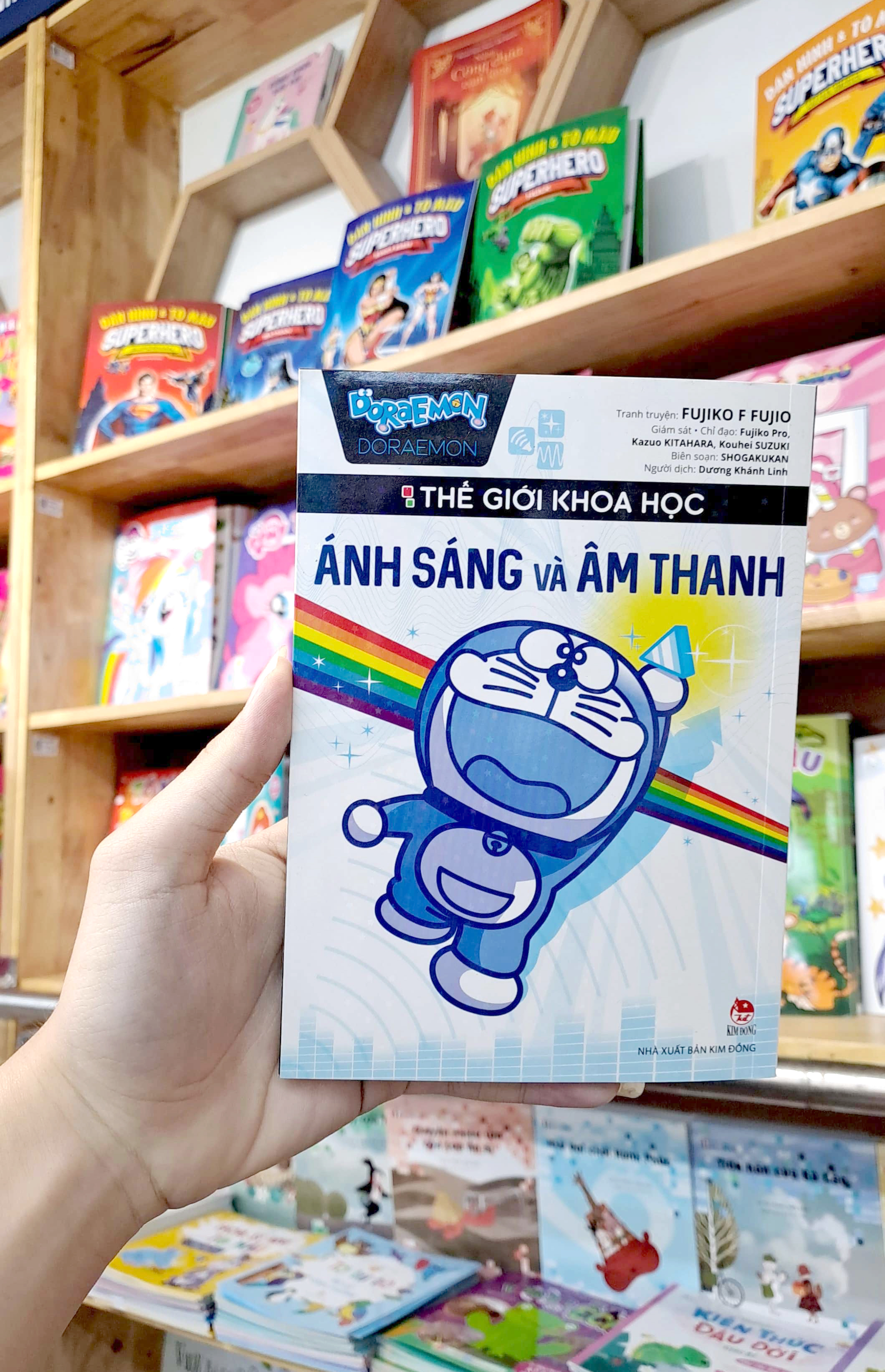 doraemon - thế giới khoa học - ánh sáng và âm thanh (tái bản 2023)