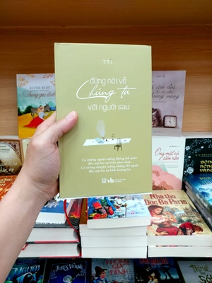 đừng nói về chúng ta với người sau - phiên bản bìa cứng - tặng kèm postcard