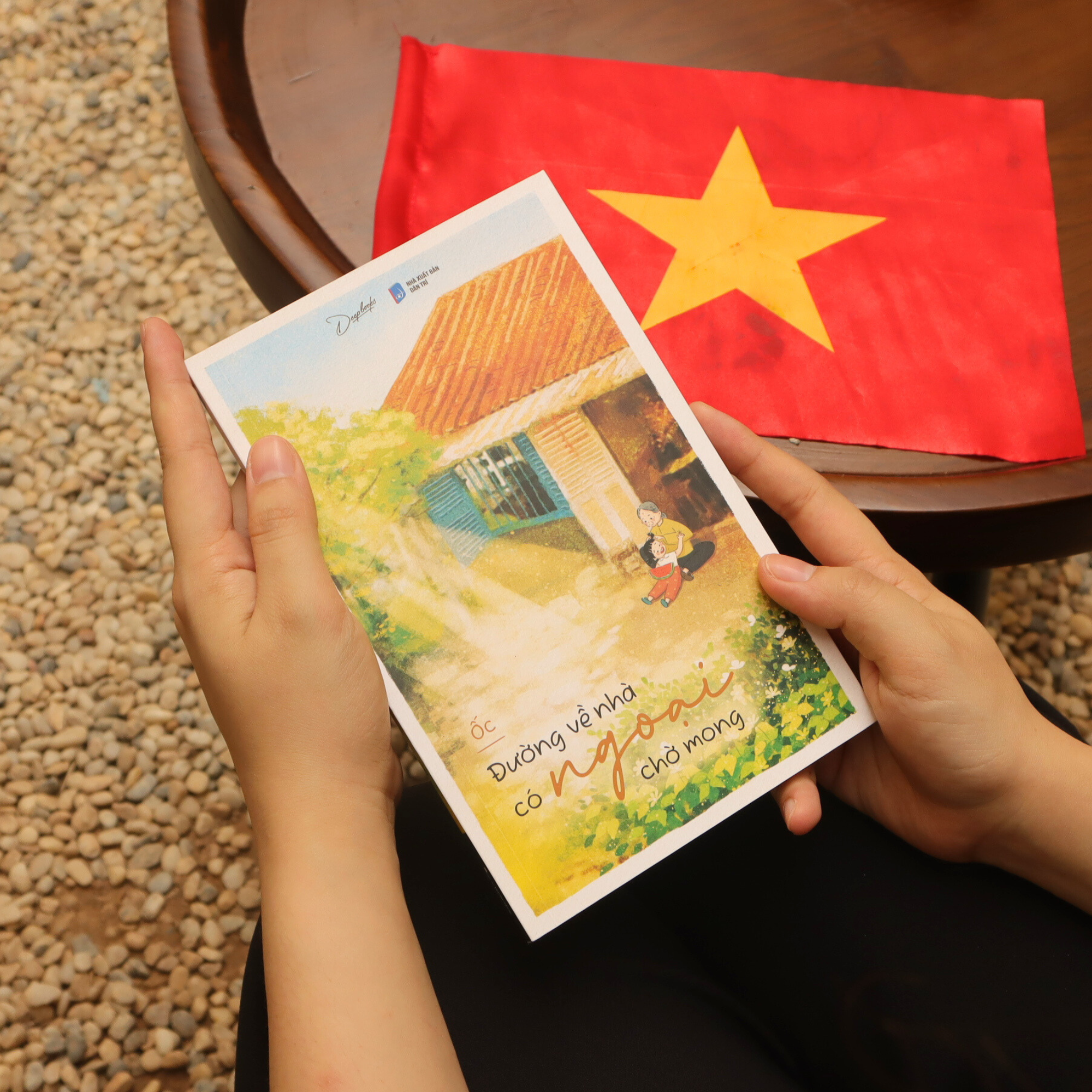 đường về nhà có ngoại chờ mong - bản đặc biệt - tặng kèm bookmark + postcard