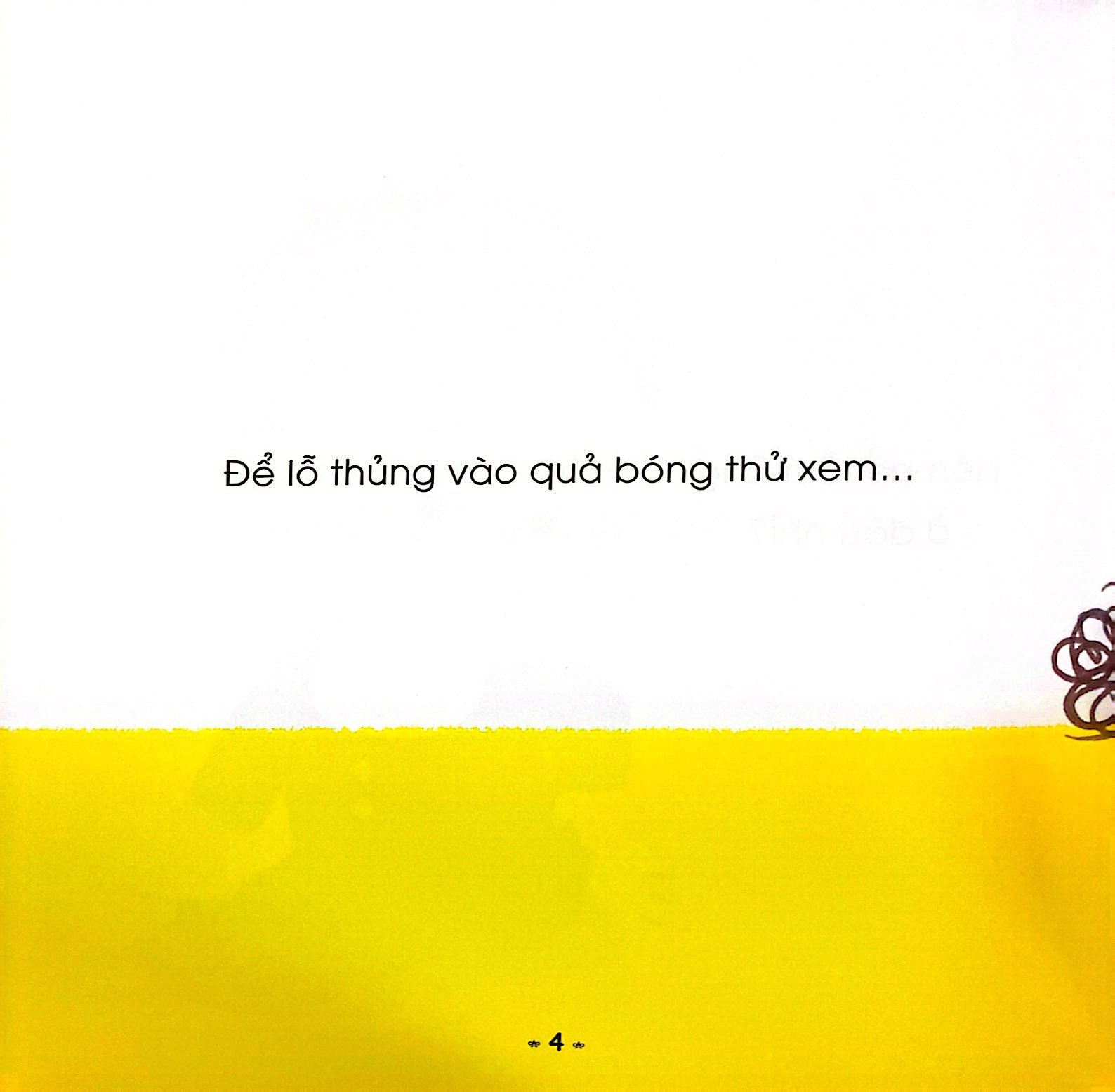 em bé trong gia đình - nên để lỗ thủng ở đâu nhỉ?