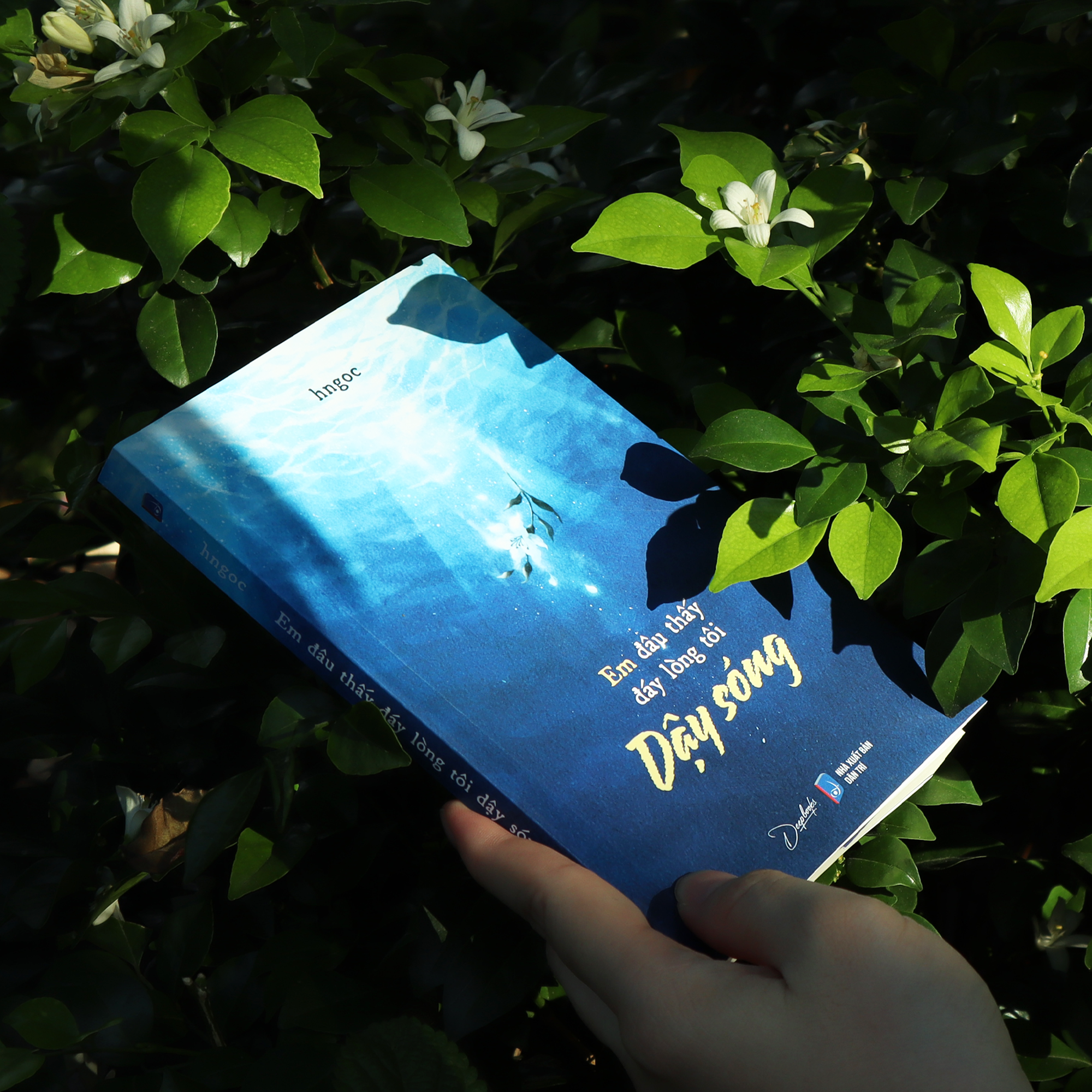 em đâu thấy đáy lòng tôi dậy sóng - tặng kèm bookmark