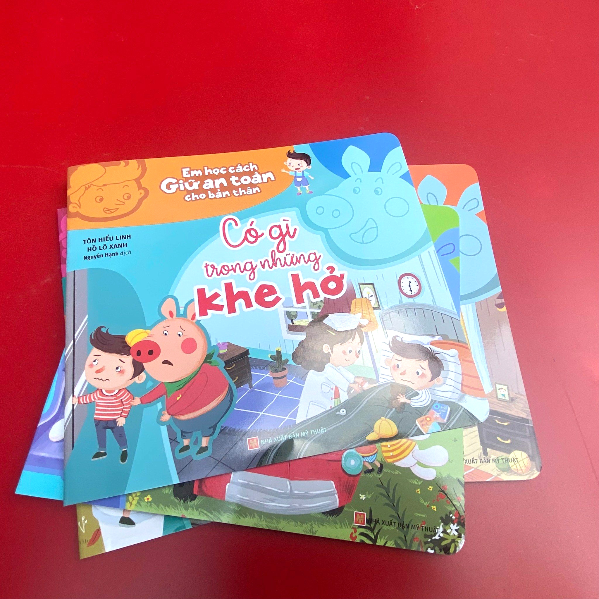 em học cách giữ an toàn cho bản thân - có gì trong khe hở