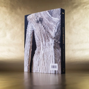 game of thrones: the costumes: the official costume design book of season 1 to season 8