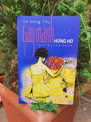 gáy mảnh hững hờ