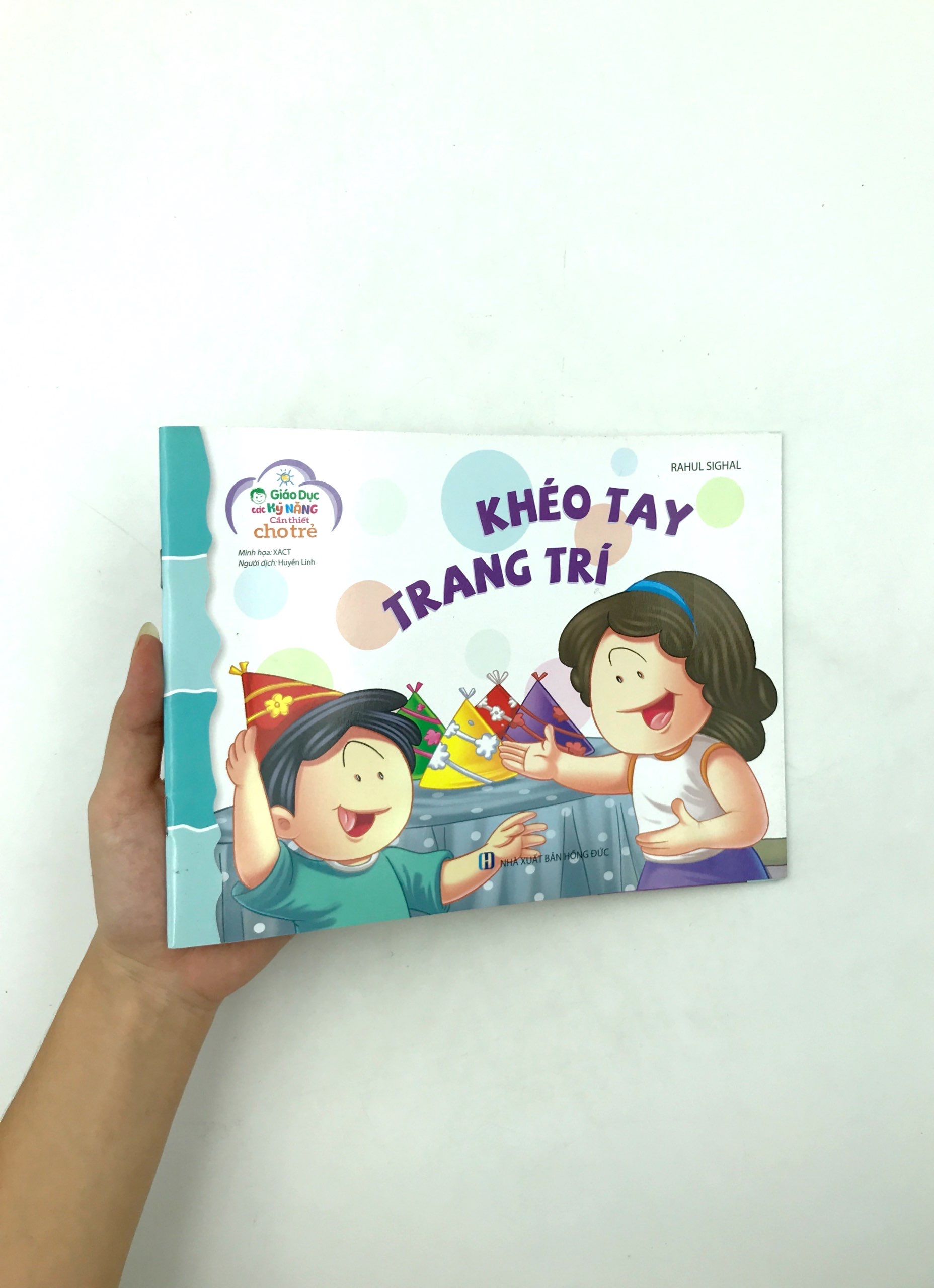 giáo dục các kỹ năng cần thiết cho trẻ - khéo tay trang trí