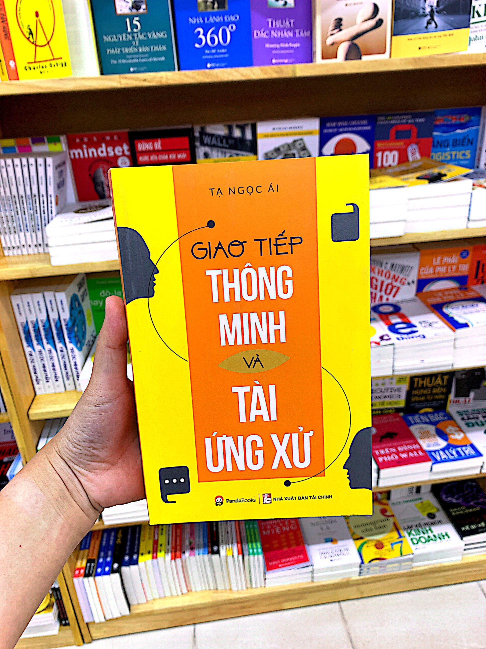 giao tiếp thông minh và tài ứng xử (tái bản 2023)