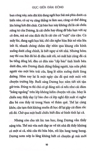 gục giữa đám đông