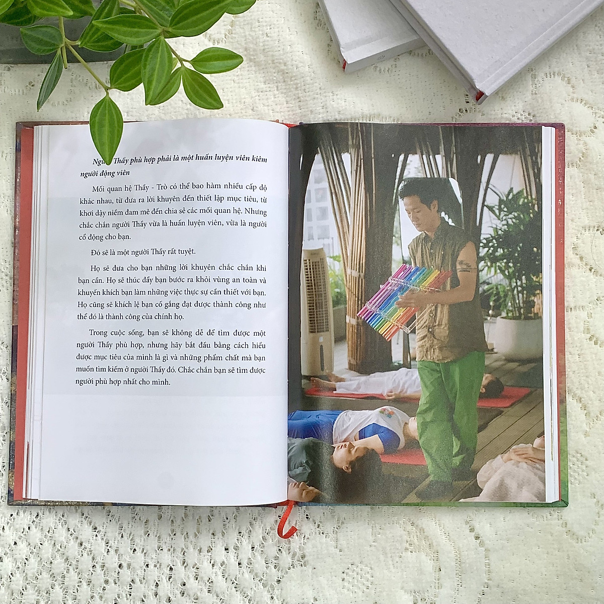 hành giả chuông xoay - nghệ thuật chữa lành bằng chuông tây tạng - bìa cứng