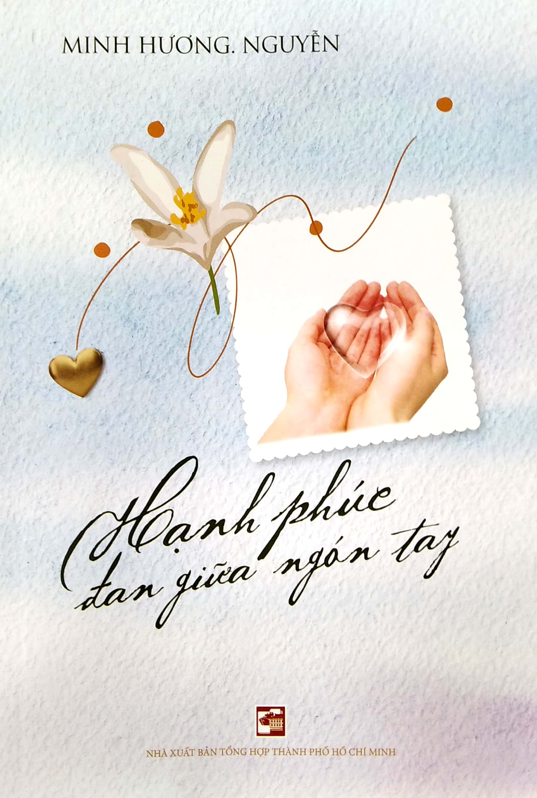 hạnh phúc đan giữa ngón tay