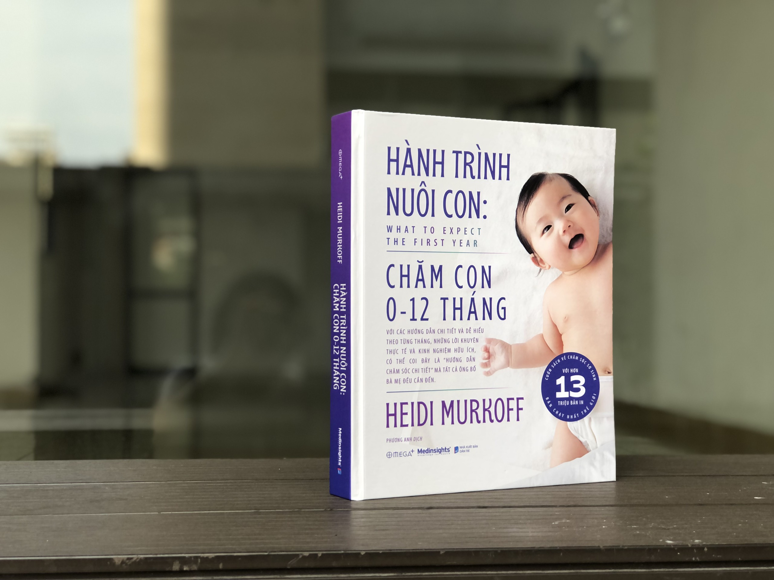 hành trình nuôi con - chăm con 0-12 tháng - what to expect - the first year - bìa cứng