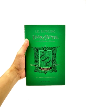 harry potter and the chamber of secrets – slytherin edition (hardback)