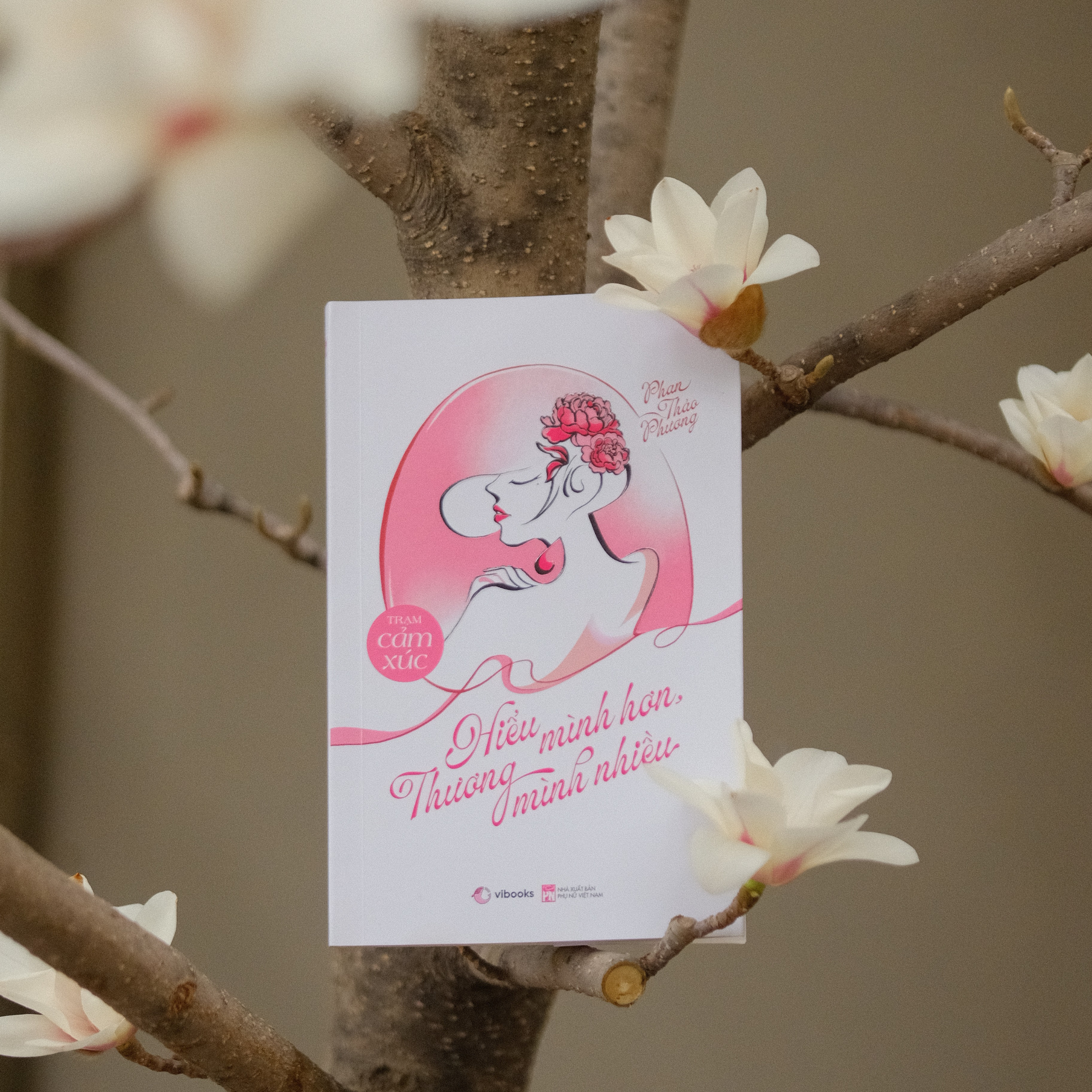 Hiểu Mình Hơn, Thương Mình Nhiều - Tặng Kèm Bookmark Tròn + Postcard