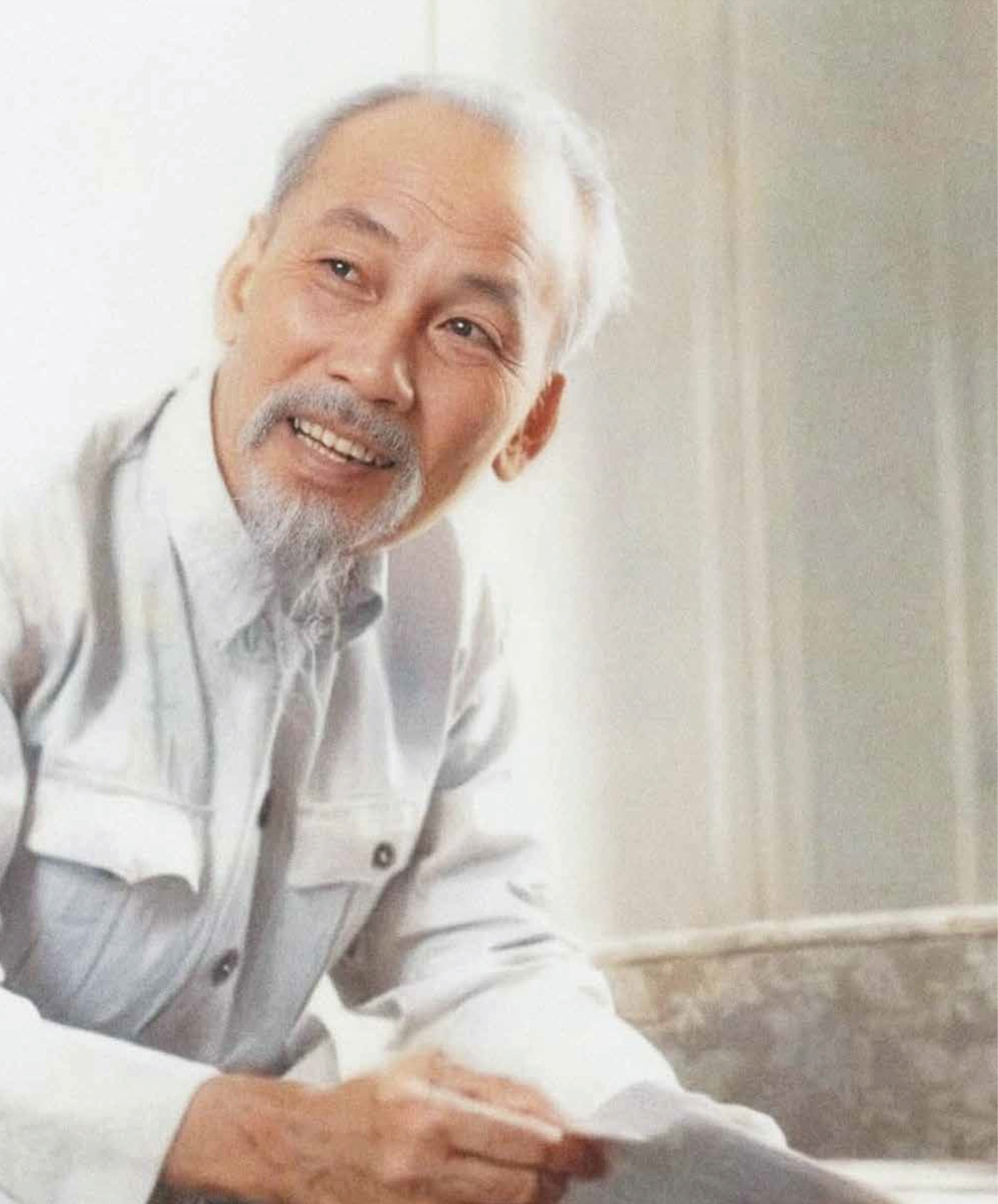 Ho Chi Minh - Tieu Su Bang Hinh - Bia Cung - Tang Kem 1 Bookmark + 4 Postcard