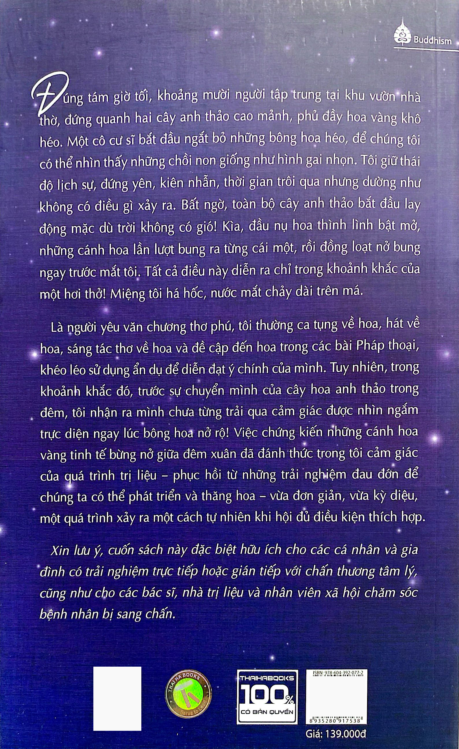 hoa nở trong đêm