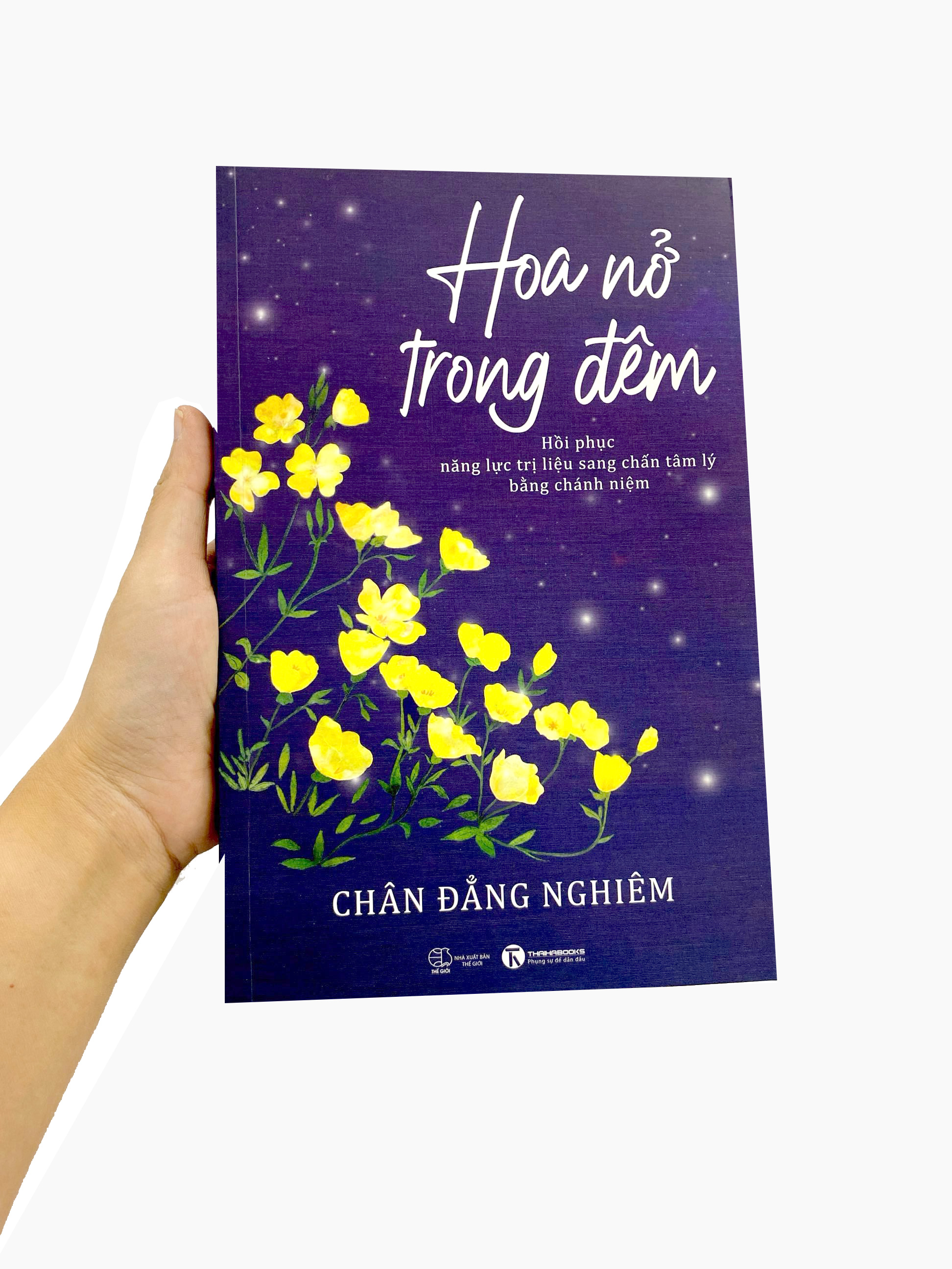 hoa nở trong đêm