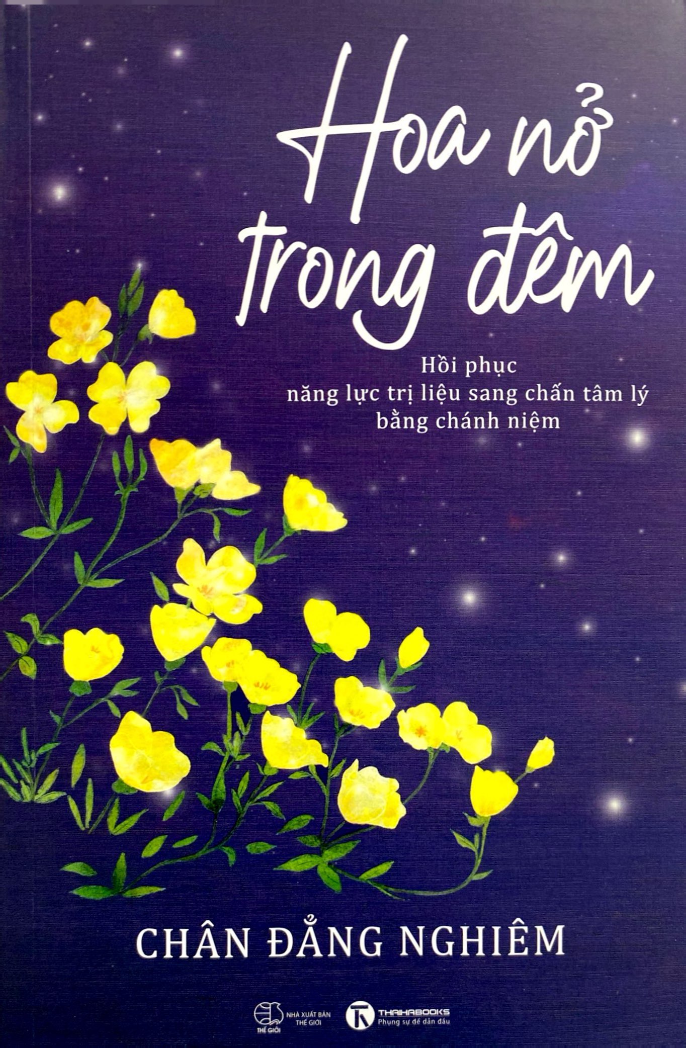 hoa nở trong đêm