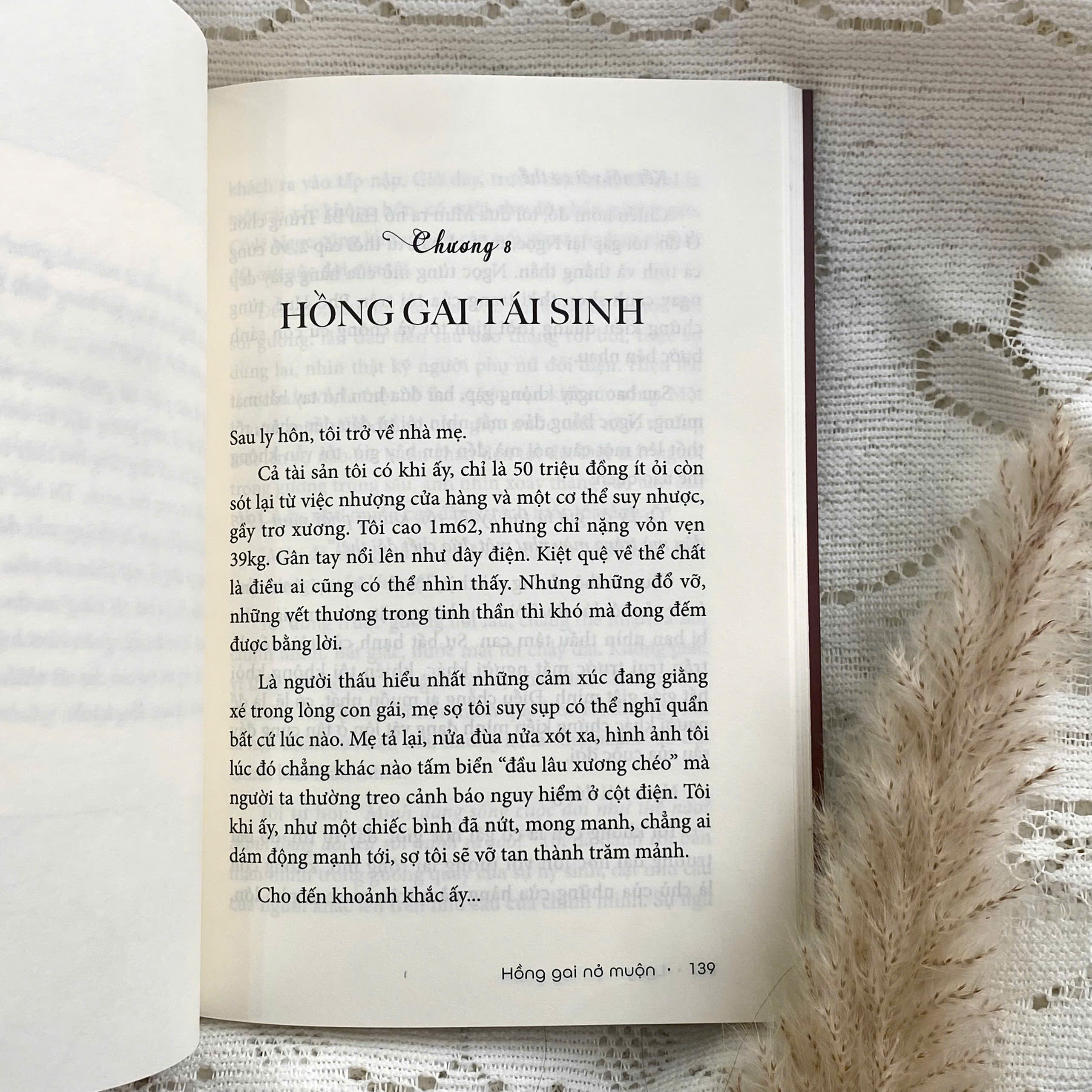 Hong Gai No Muon - Hanh Trinh Tu Co Be Ton Thuong Den Nguoi Thap Lua Hanh Phuc